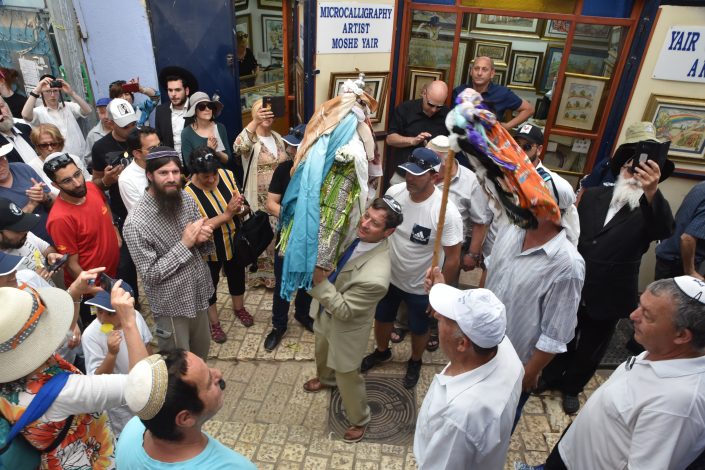 שירים וריקודים בסמטאות צפת