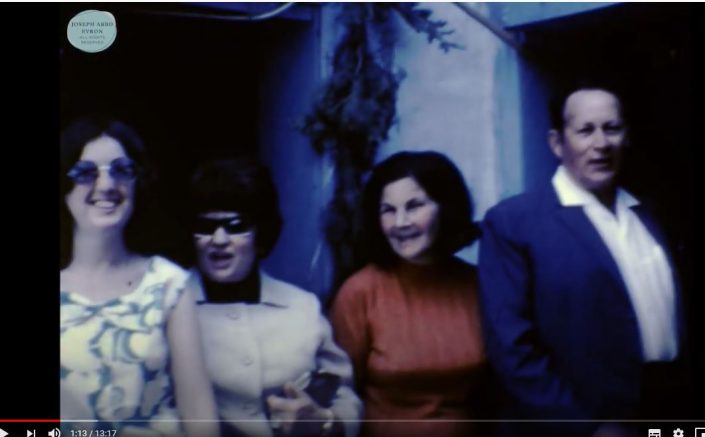 הטקס בבית עבו שנות ה- 70, משמאל אלומה הדור השישי - בתם של יוסף ויהודית עבו עברון