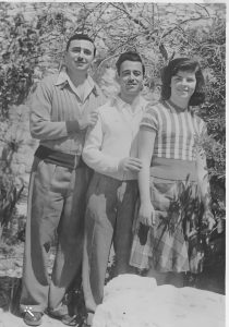 האחים יוסי, צביקו ועצמונה 1948